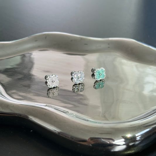 Four Leaf Clover full diamond white pink blue Helix Earrings Elegant Cute Fashion silver/titanium steel flat back stud outer threaded