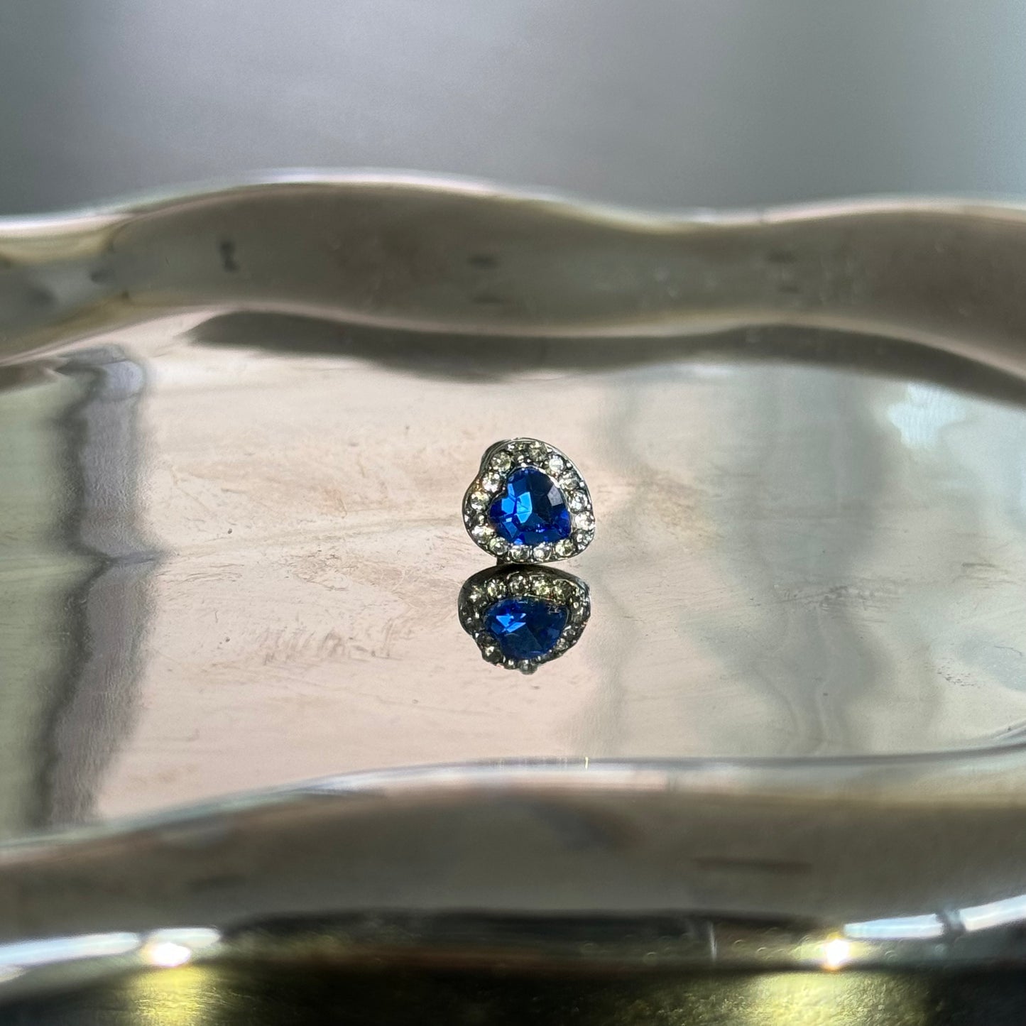 Blue Heart Love Full Diamond outer side round Helix Earring  Single silver/titanium steel flat back stud outer threaded